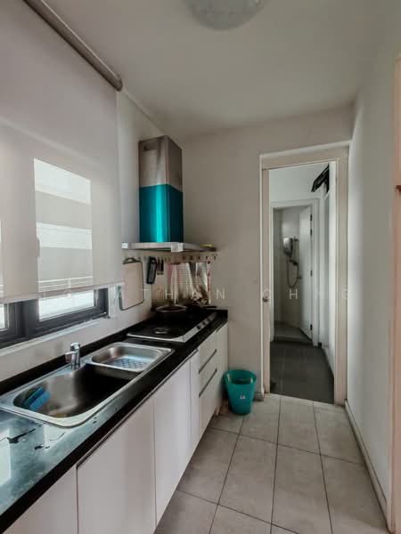 Kondominium untuk Dijual di The LIGHT COLLECTION I - Jonathan Chng - Kitchen - PropertyGuru.com.my
