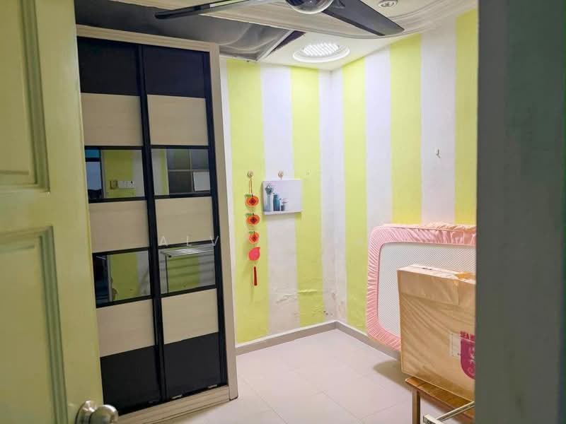 Rumah Teres 1-Tingkat untuk Dijual di Taman Universiti (Skudai) - Alviss Tay - Bedroom - PropertyGuru.com.my