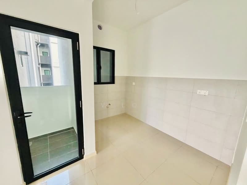 Condominium for Sale at D' Starlingtton - KV LOO - Balcony - PropertyGuru.com.my