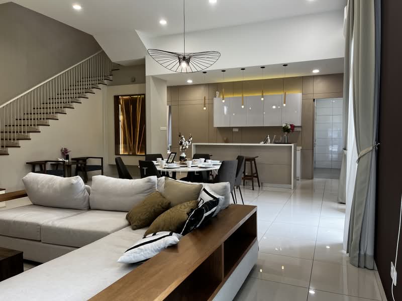 Rumah Berkembar untuk Dijual di Kota Kemuning (Shah Alam) - Thien . - Living Room - PropertyGuru.com.my