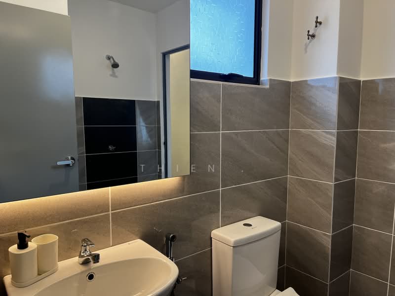 Rumah Teres 2-Tingkat untuk Dijual di Kota Kemuning (Shah Alam) - Thien . - Bathroom - PropertyGuru.com.my