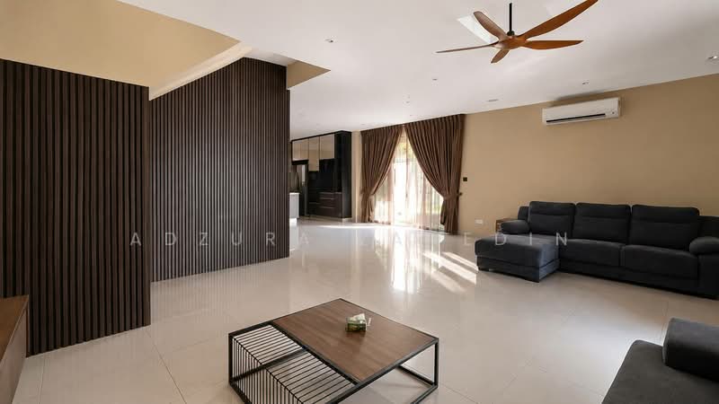 Rumah Teres 2.5-Tingkat untuk Dijual di Seksyen 16 (Shah Alam) - Adzura Zamedin - Living Room - PropertyGuru.com.my