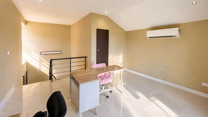 Rumah Teres 2.5-Tingkat untuk Dijual di Seksyen 16 (Shah Alam) - Adzura Zamedin - Study - PropertyGuru.com.my
