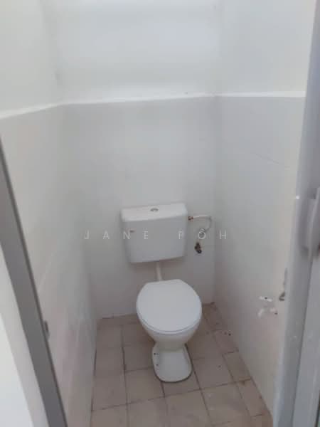 Shop for Sale in Taman Impian Jaya (Senai) - Jane Poh - Bathroom - PropertyGuru.com.my