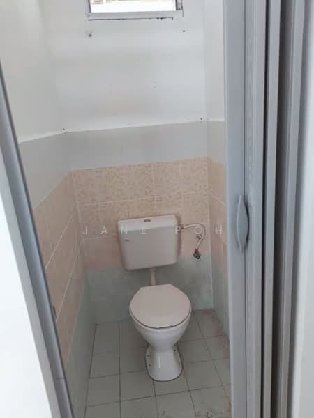 Shop for Sale in Taman Impian Jaya (Senai) - Jane Poh - Bathroom - PropertyGuru.com.my