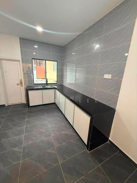 Rumah Teres 1-Tingkat untuk Dijual di Taman Ehsan Jaya (Ulu Tiram) - Coco Lee - Kitchen - PropertyGuru.com.my