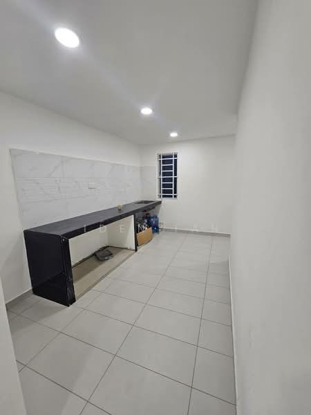 Rumah Teres 2-Tingkat untuk Dijual di Taman Sri Muhibbah (Kulai) - Iden Tan - Kitchen - PropertyGuru.com.my