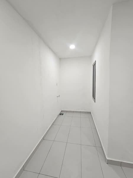 Rumah Teres 2-Tingkat untuk Dijual di Taman Sri Muhibbah (Kulai) - Iden Tan - Corridor - PropertyGuru.com.my