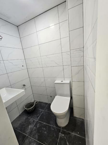 Rumah Teres 2-Tingkat untuk Dijual di Taman Sri Muhibbah (Kulai) - Iden Tan - Bathroom - PropertyGuru.com.my