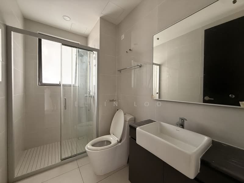Kondominium untuk Dijual di Bay Point @ Country Garden Danga Bay - Eliin Loo - Bathroom - PropertyGuru.com.my