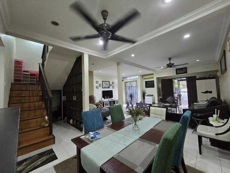Rumah Teres 2-Tingkat untuk Dijual di Taman Sri Andalas (Klang) - Bryan Yeoh - Living Room - PropertyGuru.com.my
