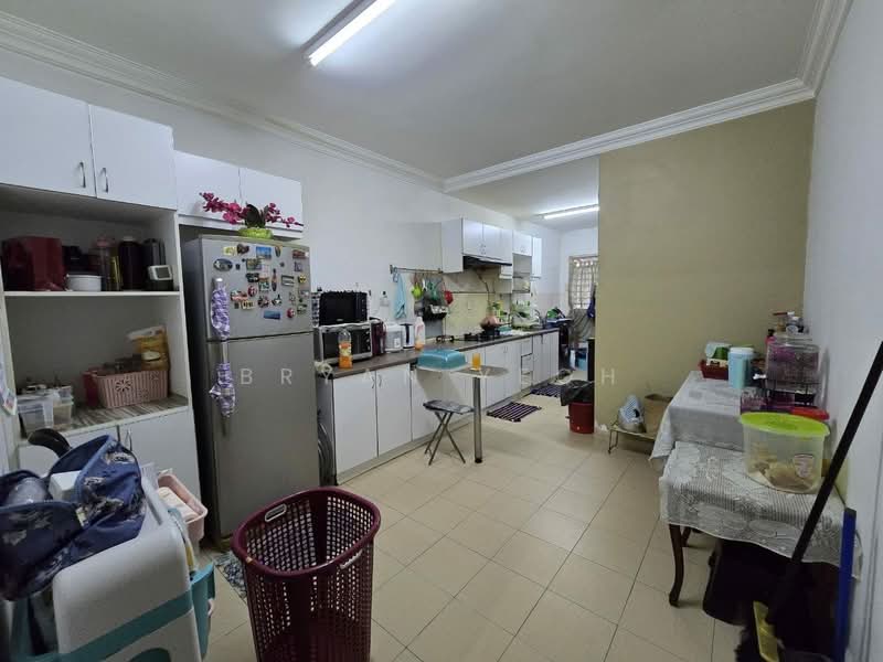 Rumah Teres 2-Tingkat untuk Dijual di Taman Sri Andalas (Klang) - Bryan Yeoh - Kitchen - PropertyGuru.com.my