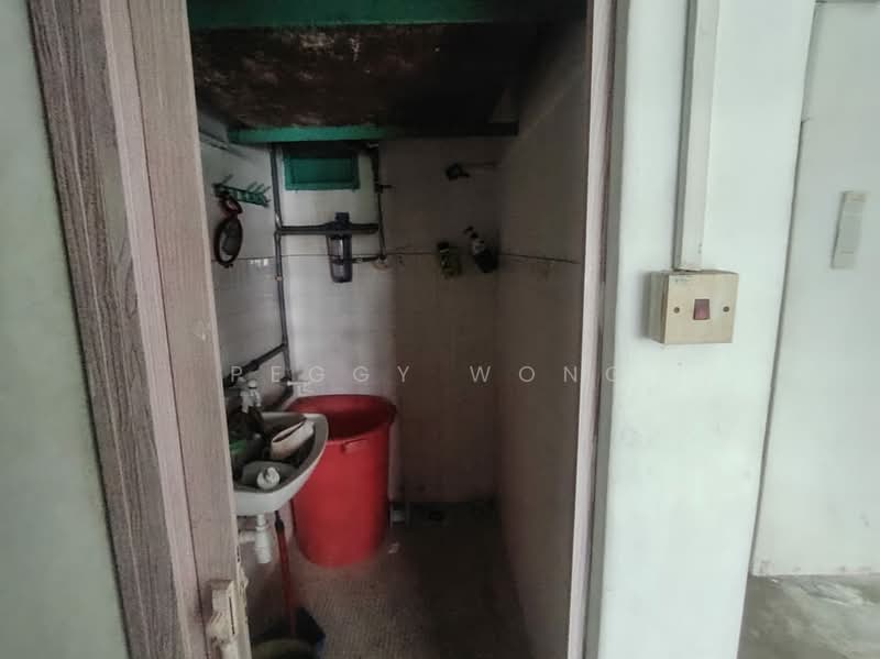 Flat for Sale at Taman Sri Sentosa - Peggy Wong - Bathroom - PropertyGuru.com.my