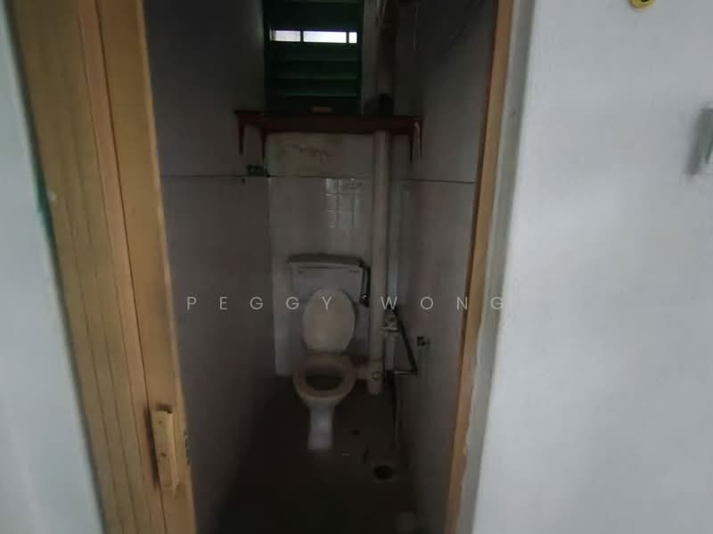 Flat for Sale at Taman Sri Sentosa - Peggy Wong - Bathroom - PropertyGuru.com.my