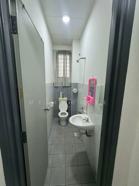 Rumah Teres 2-Tingkat untuk Dijual di Taman Mutiara Rini (Skudai) - Melinda Ee - Bathroom - PropertyGuru.com.my
