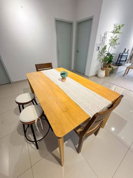 Kondominium untuk Disewa di Admiral Residences - Kiera Wong - Dining Room - PropertyGuru.com.my
