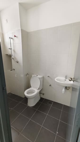 Terraced House for Sale in Masai (Johor) - Emily Hau - Bathroom - PropertyGuru.com.my