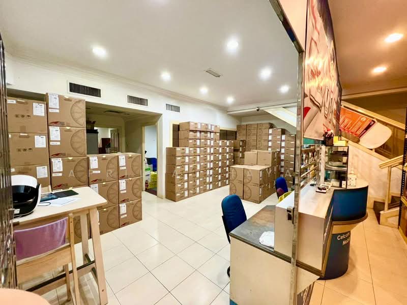Kedai untuk Dijual di Taman Molek (Johor Bahru) - APRILIA CHAYADI - Interior - PropertyGuru.com.my
