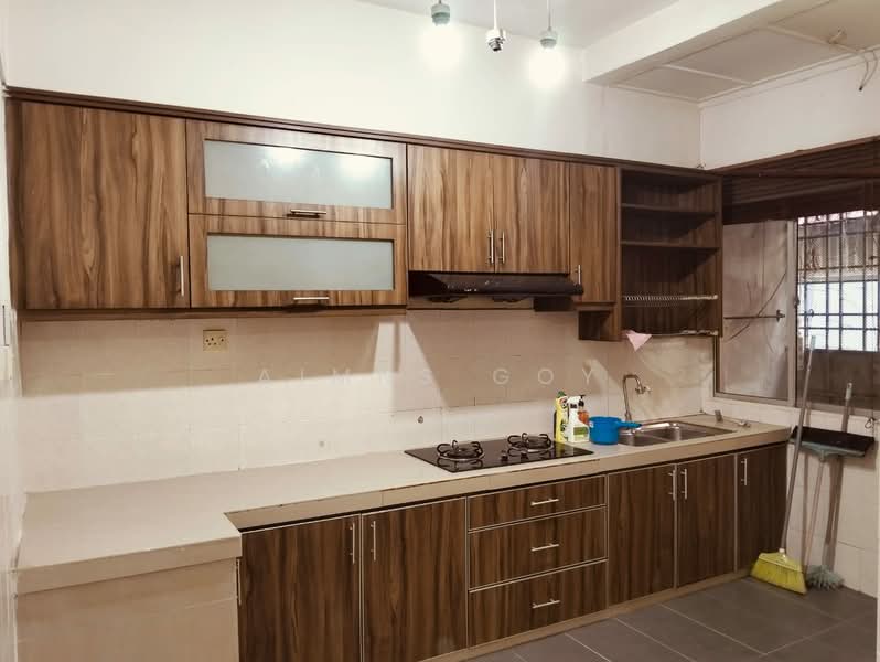 2-storey Terraced House for Sale in Bukit Raja (Selangor) - Aimns Goy - Kitchen - PropertyGuru.com.my
