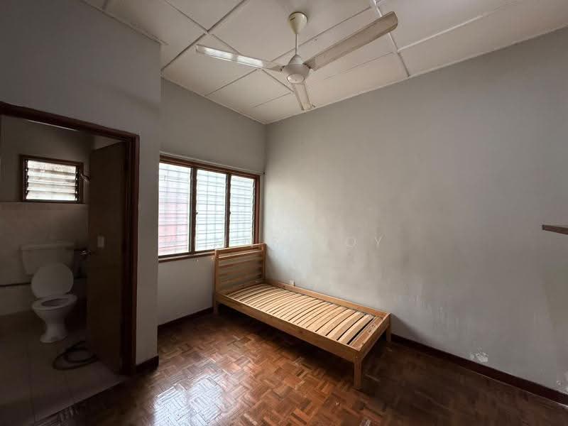 Rumah Teres 2-Tingkat untuk Dijual di Bukit Raja (Selangor) - Aimns Goy - Bedroom - PropertyGuru.com.my