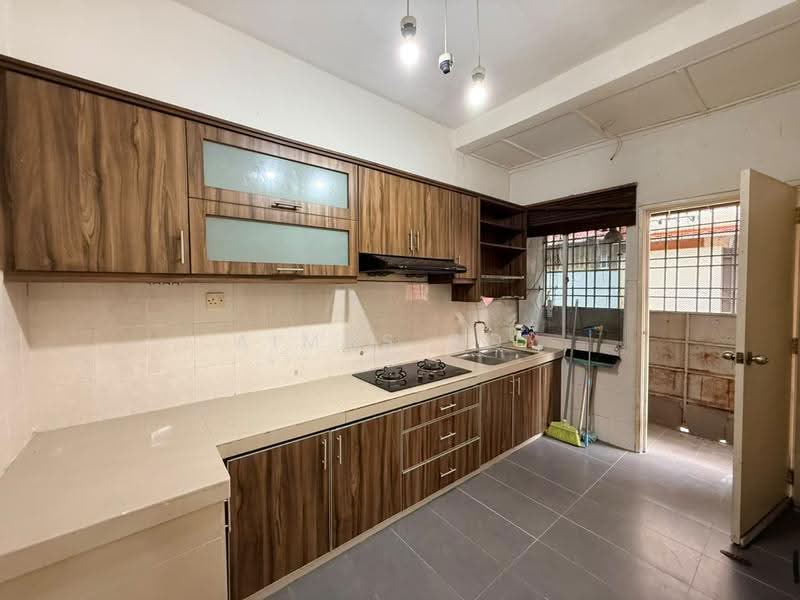 Rumah Teres 2-Tingkat untuk Dijual di Bukit Raja (Selangor) - Aimns Goy - Kitchen - PropertyGuru.com.my
