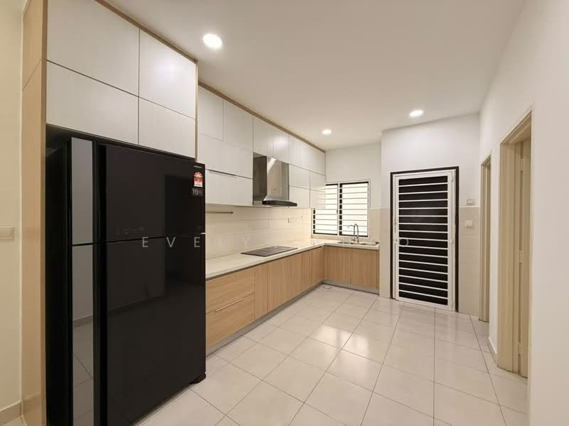 2-storey Terraced House for Sale in M Residence 2 (Rawang) - Evelyn Khoo - Kitchen - PropertyGuru.com.my