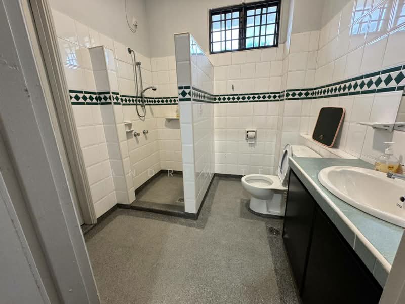 Rumah Teres 2-Tingkat untuk Dijual di Taman Molek (Johor Bahru) - Andrew Teo - Bathroom - PropertyGuru.com.my