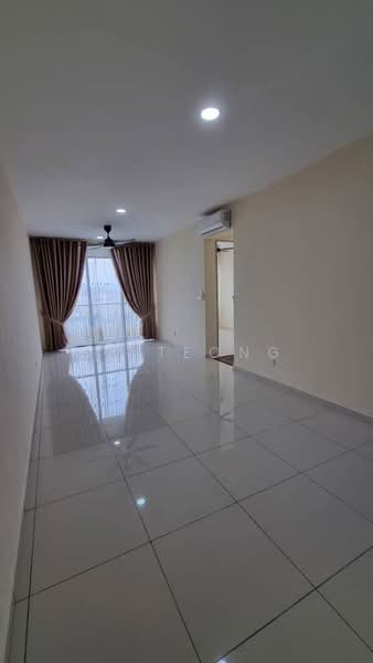Kondominium untuk Disewa di Kenwingston Platz - CK Teong - Living Room - PropertyGuru.com.my
