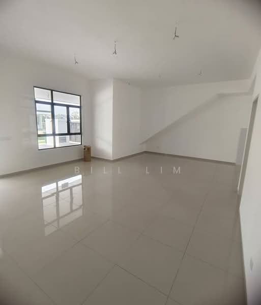 Rumah Bandar untuk Dijual di Eco Grandeur (Puncak Alam) - Bill Lim - Living Room - PropertyGuru.com.my