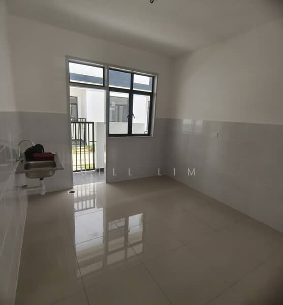 Rumah Bandar untuk Dijual di Eco Grandeur (Puncak Alam) - Bill Lim - Kitchen - PropertyGuru.com.my