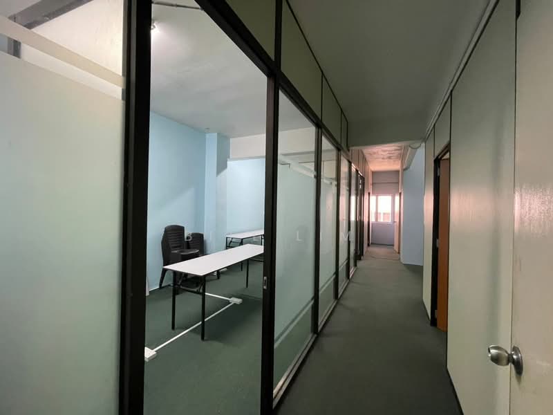 Shop / Office untuk Disewa di Bukit Rahman Putra (Sungai Buloh) - Bill Lim - Corridor - PropertyGuru.com.my