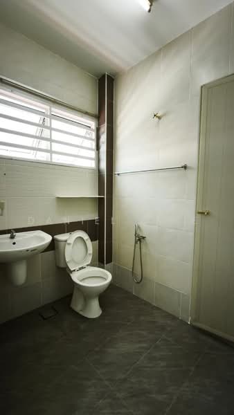 Rumah Teres 2-Tingkat untuk Disewa di Ipoh (Perak) - Daniel Chee - Bathroom - PropertyGuru.com.my