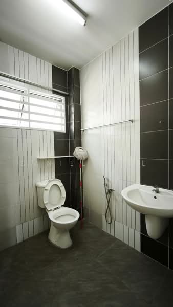 Rumah Teres 2-Tingkat untuk Disewa di Ipoh (Perak) - Daniel Chee - Bathroom - PropertyGuru.com.my