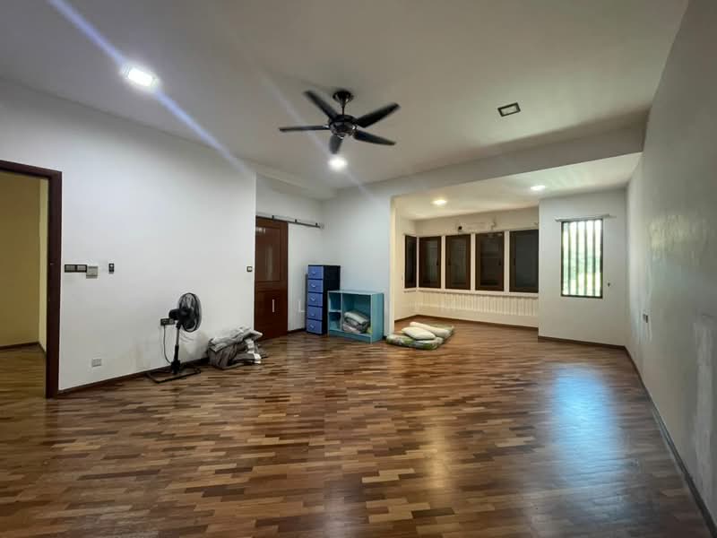 Rumah Teres 2-Tingkat untuk Dijual di Bukit Rahman Putra (Sungai Buloh) - Bill Lim - Living Room - PropertyGuru.com.my