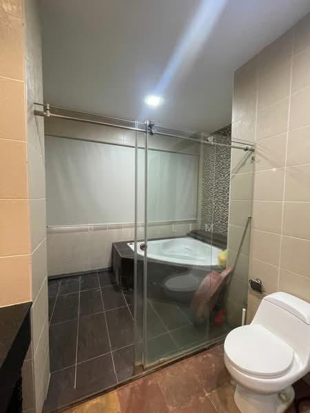 Rumah Teres 2-Tingkat untuk Dijual di Bukit Rahman Putra (Sungai Buloh) - Bill Lim - Bathroom - PropertyGuru.com.my