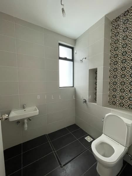 Rumah Berkembar untuk Dijual di Eco Grandeur (Puncak Alam) - Bill Lim - Bathroom - PropertyGuru.com.my