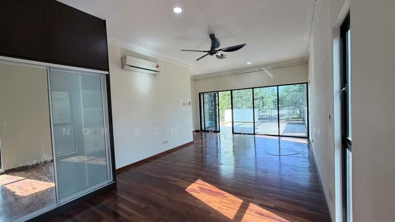Rumah Berkembar untuk Dijual di Jade Hills (Kajang) - Nor Azhar Azlan - Living Room - PropertyGuru.com.my