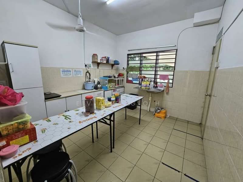 2-storey Terraced House for Sale in TAMAN PUCHONG UTAMA (Puchong) - Evan Goh - Kitchen - PropertyGuru.com.my