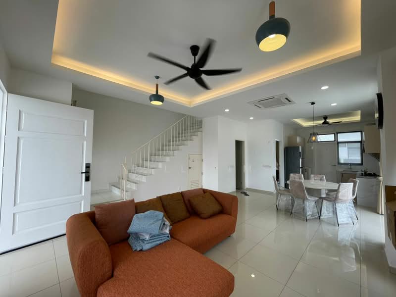 Rumah Teres 2-Tingkat untuk Disewa di Eco Grandeur (Puncak Alam) - Bill Lim - Living Room - PropertyGuru.com.my