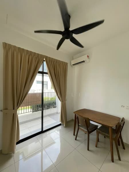 Rumah Teres 2-Tingkat untuk Disewa di Eco Grandeur (Puncak Alam) - Bill Lim - Balcony - PropertyGuru.com.my