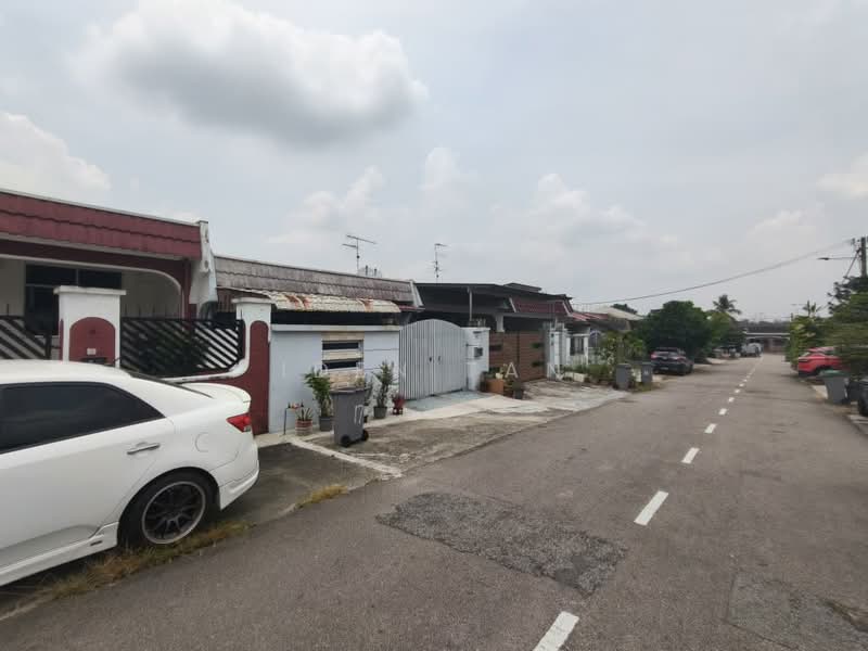 Rumah Teres 1-Tingkat untuk Dijual di Taman Ungku Tun Aminah (Skudai) - Iden Tan - Exterior - PropertyGuru.com.my