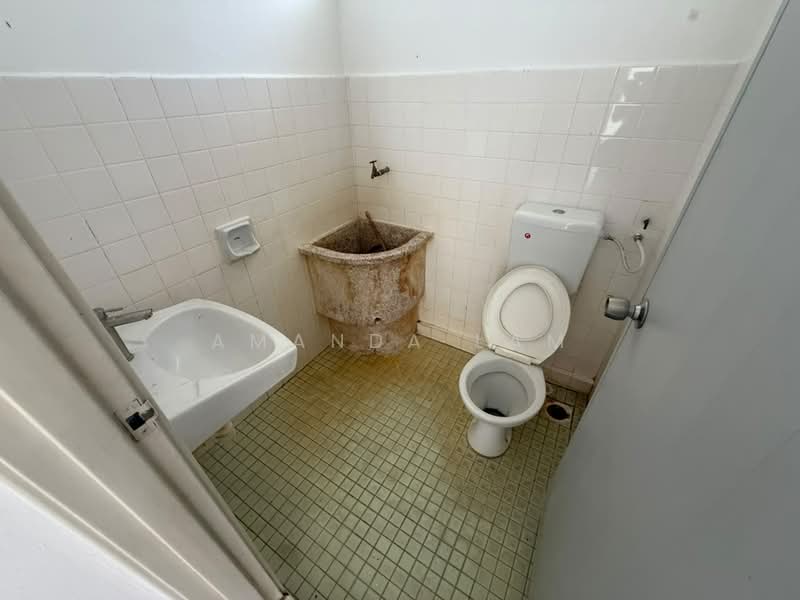 Apartment for Sale at Mutiara Indah Apartment - Amanda Lam - Bathroom - PropertyGuru.com.my