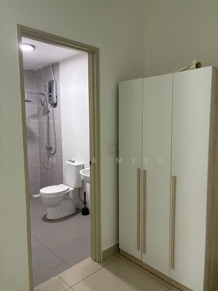 Kondominium untuk Disewa di Topaz Residence - Maya Myra - Bathroom - PropertyGuru.com.my