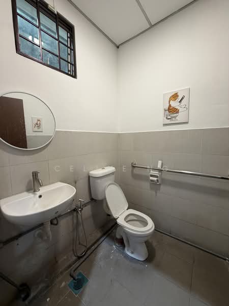 Cluster Factory for Sale in Taman Kempas Utama (Tebrau) - Celine Ng - Bathroom - PropertyGuru.com.my