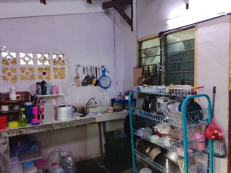Rumah Teres 2-Tingkat untuk Dijual di Taman Molek (Johor Bahru) - Melinda Ee - Kitchen - PropertyGuru.com.my