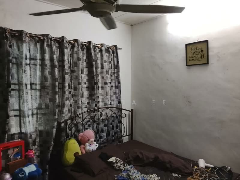 Rumah Teres 2-Tingkat untuk Dijual di Taman Molek (Johor Bahru) - Melinda Ee - Bedroom - PropertyGuru.com.my