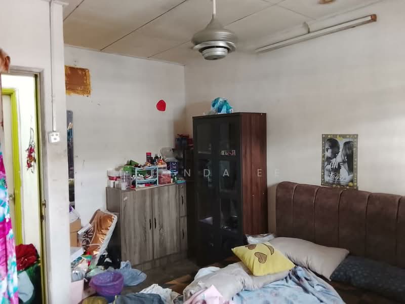 Rumah Teres 2-Tingkat untuk Dijual di Taman Molek (Johor Bahru) - Melinda Ee - Bedroom - PropertyGuru.com.my