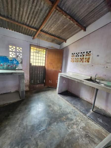 2-storey Terraced House for Sale in Taman Molek (Johor Bahru) - Melinda Ee - Kitchen - PropertyGuru.com.my