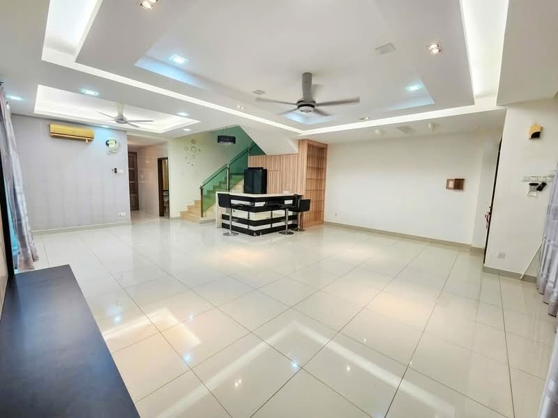 2-storey Terraced House for Sale in TAMAN PUCHONG UTAMA (Puchong) - Evan Goh - Living Room - PropertyGuru.com.my