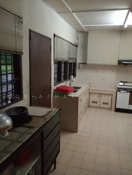 Rumah Teres 2-Tingkat untuk Dijual di SS19 (Subang Jaya) - Nor Azhar Azlan - Kitchen - PropertyGuru.com.my